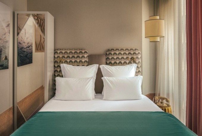 Handsome Hotel - Beautiful Room